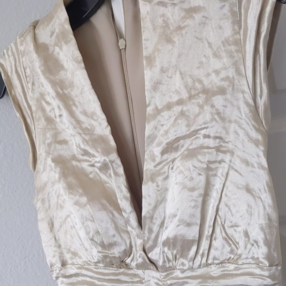 Dress - Picture 4 of 10